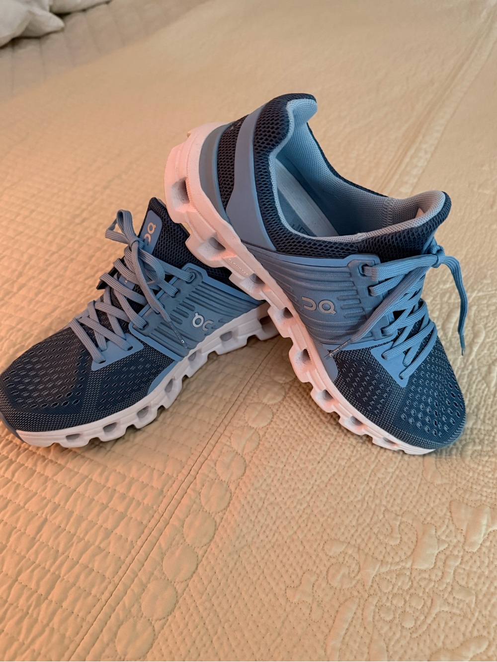 ON RUNNING Cloudlight Women's Running Shoe - Light Blue